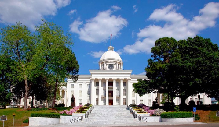 frontal-view-of-the-alabama-state-capital-montgomery